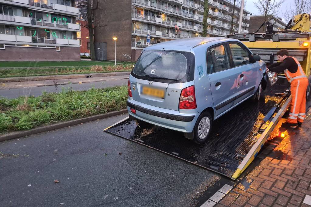 Twee auto's lopen flinke schade op bij ongeval