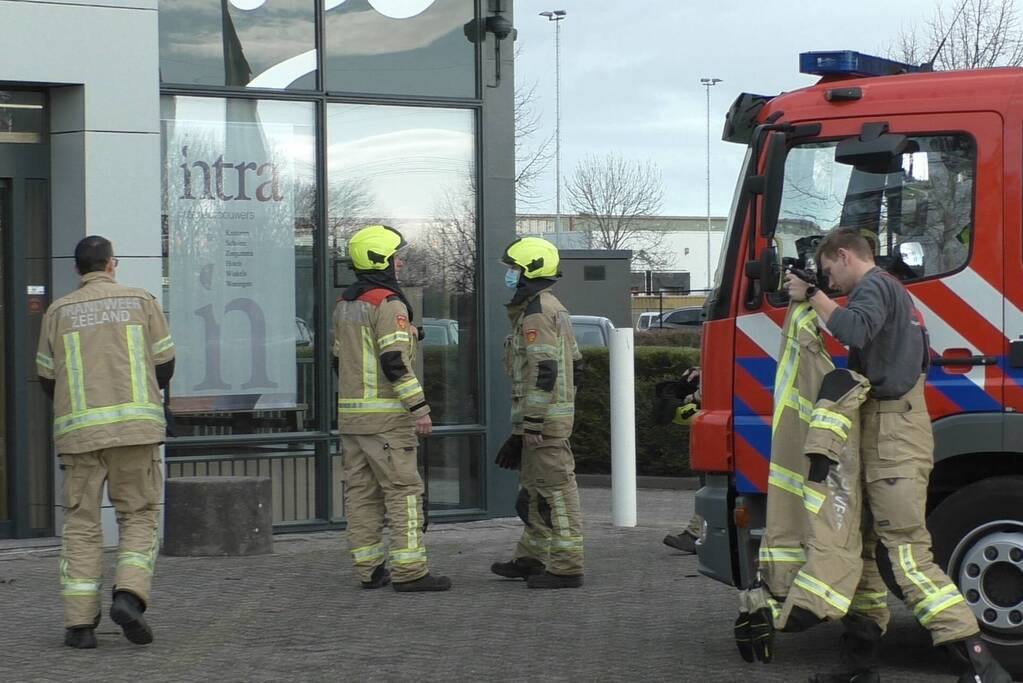Brandweer controleert zaagmachine