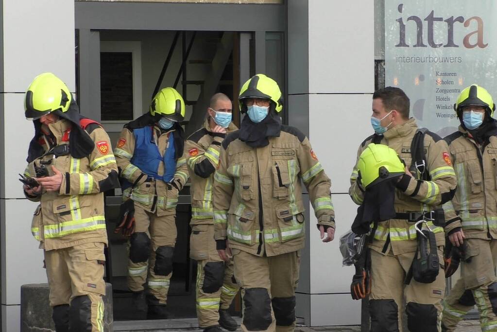 Brandweer controleert zaagmachine