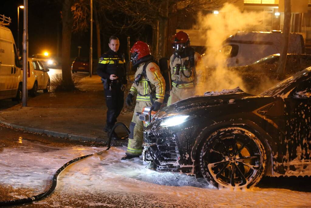 Peperdure Lamborghini Urus verwoest door brand
