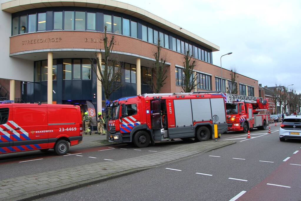 Bibliotheek ontruimd door brand