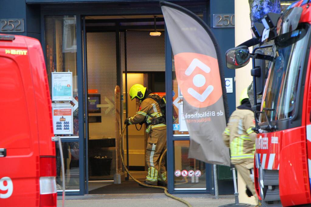 Bibliotheek ontruimd door brand