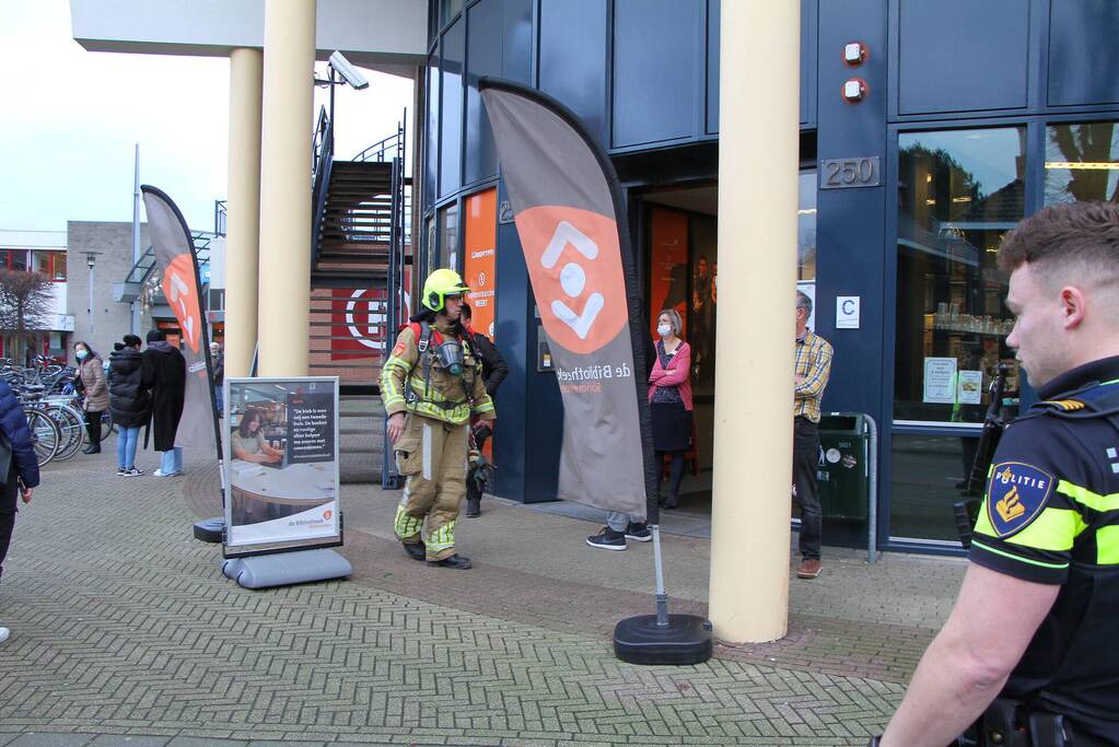 Bibliotheek ontruimd door brand