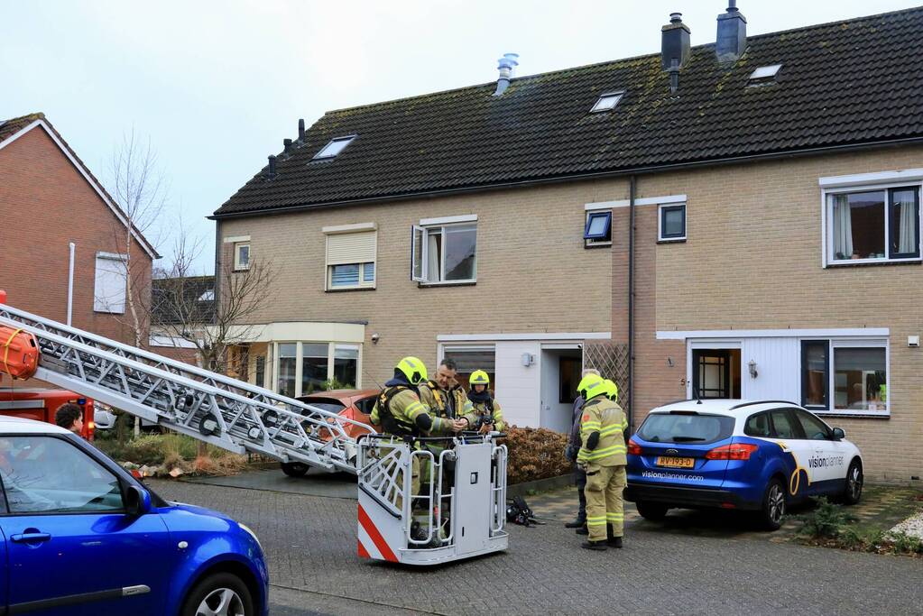 Schoorsteenbrand trekt veel bekijks van omwonenden