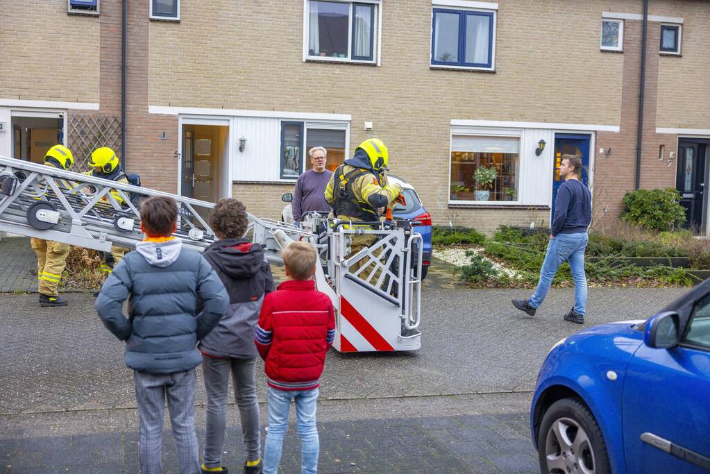 Schoorsteenbrand trekt veel bekijks van omwonenden