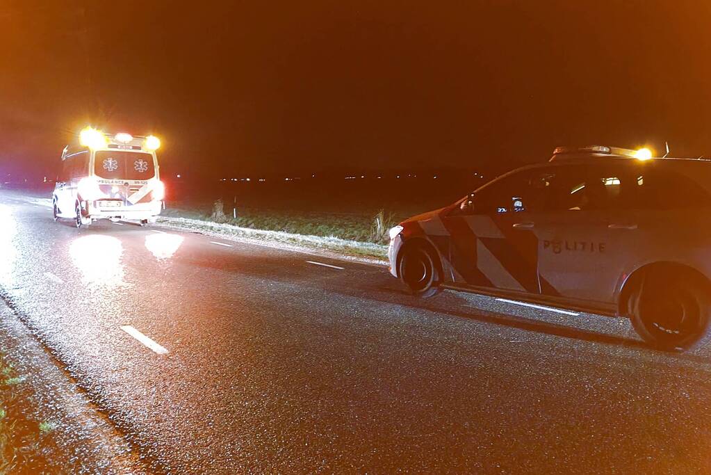 Bestelbus rijdt door na aanrijding met fietser