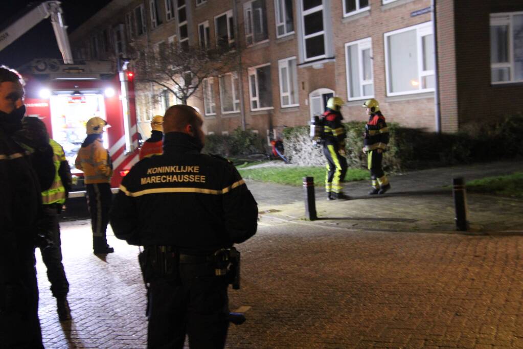 Grote brand in kelder van flatgebouw