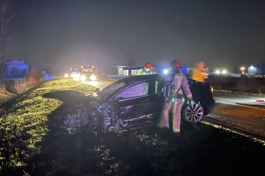 Tankwagen in brand na ernstig ongeval