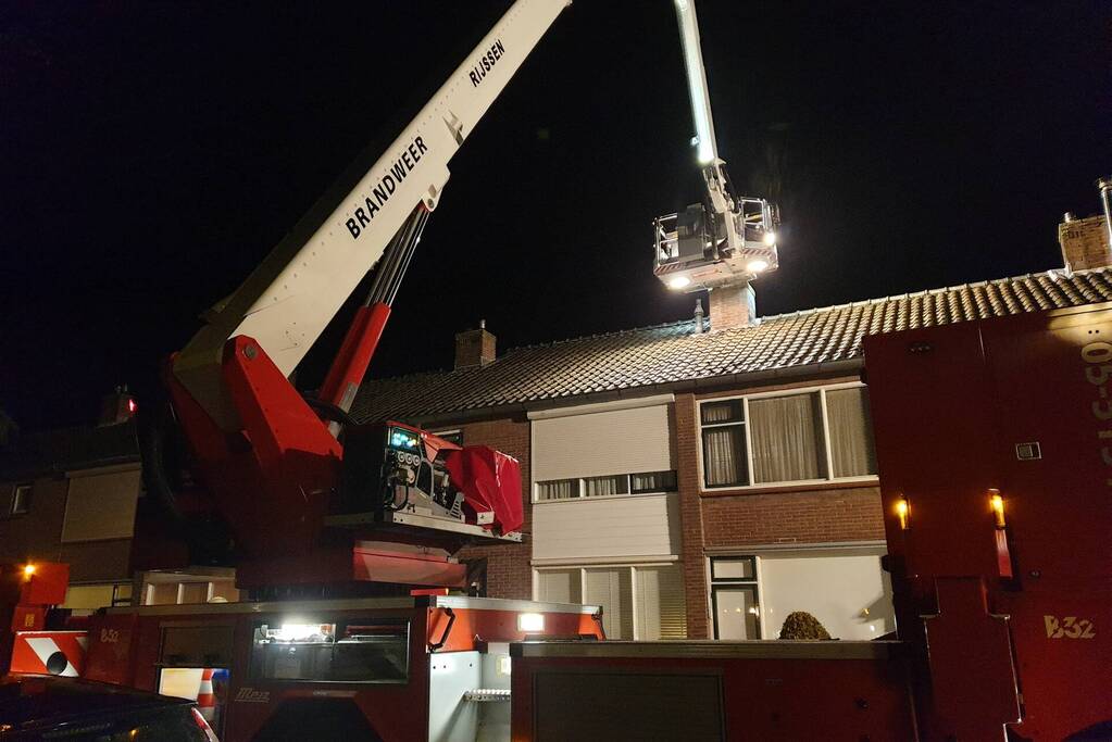 Schoorsteen geveegd na brand