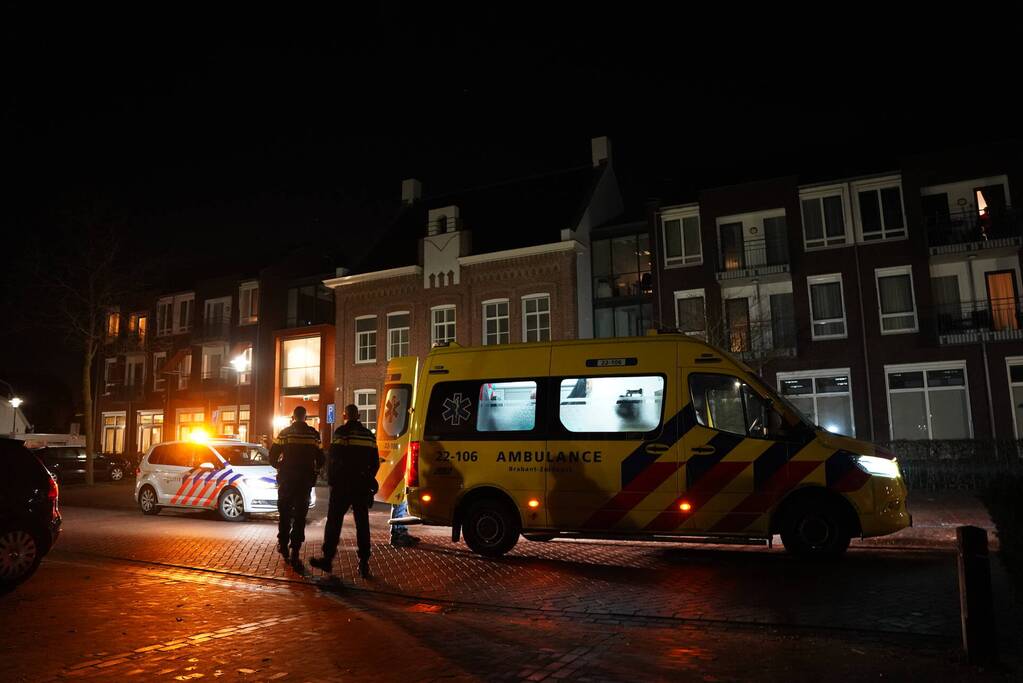 Automobilist ziet scooterrijder over het hoofd tijdens parkeren