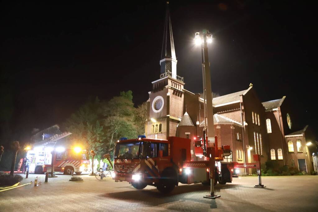 Brandweer ingezet voor brand in kerk