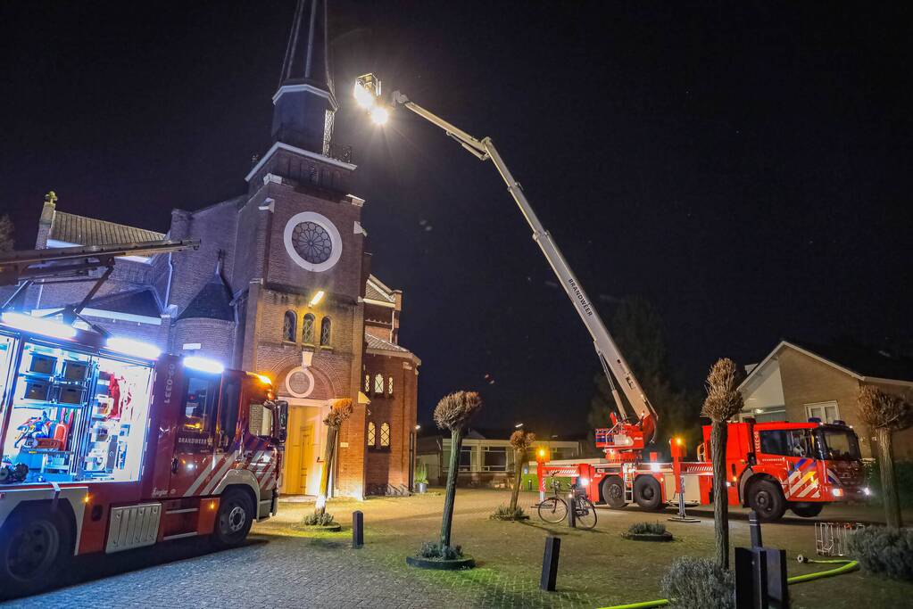Brandweer ingezet voor brand in kerk