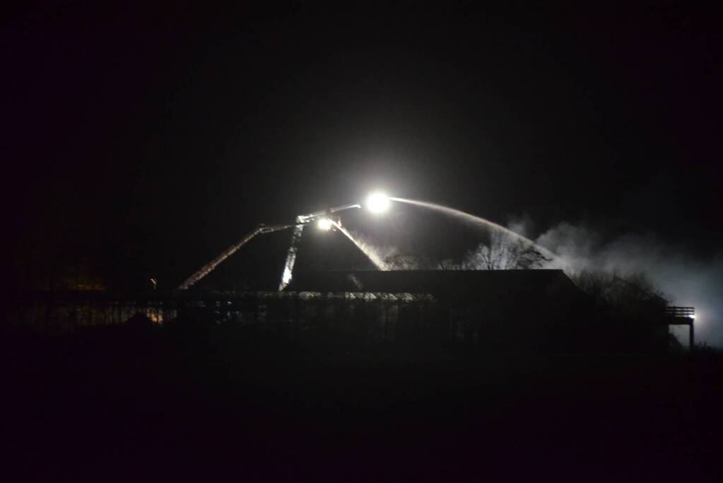 Uitslaande brand in bedrijf voor haardhout