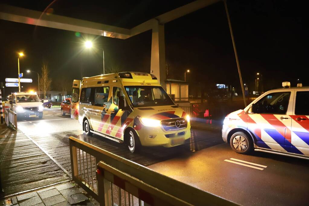 Persoon met scooter onderuit door gladheid