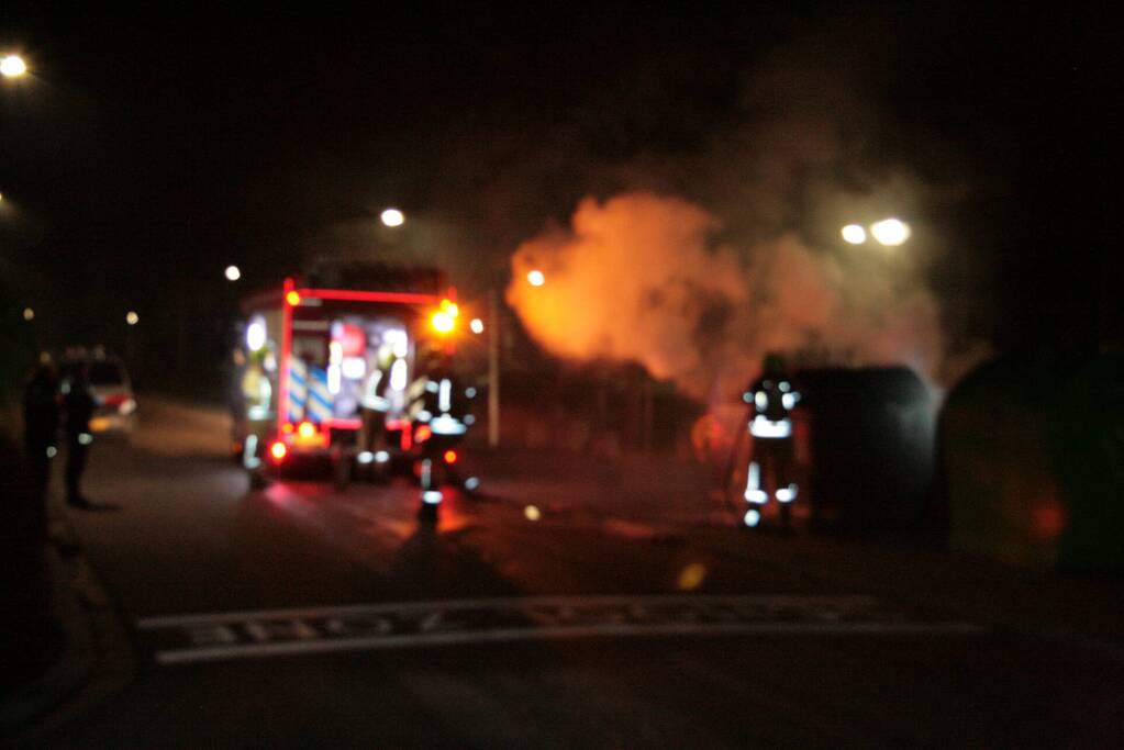 Veel rook bij brand in container