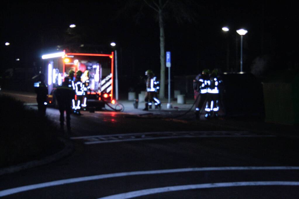 Veel rook bij brand in container