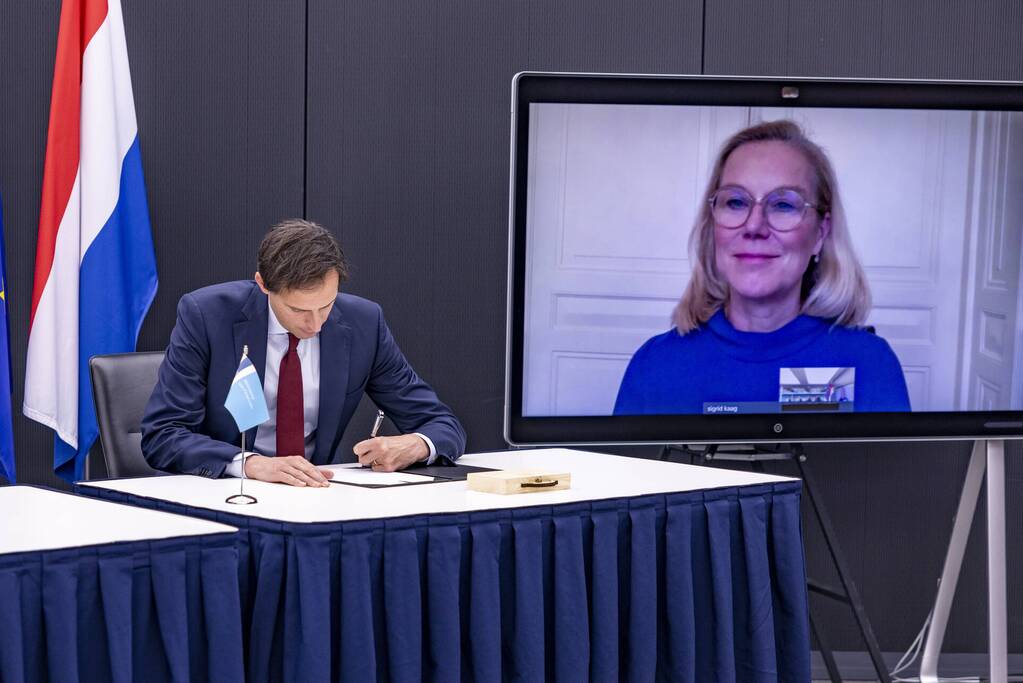 Ceremoniële overdracht ministerie van Financiën