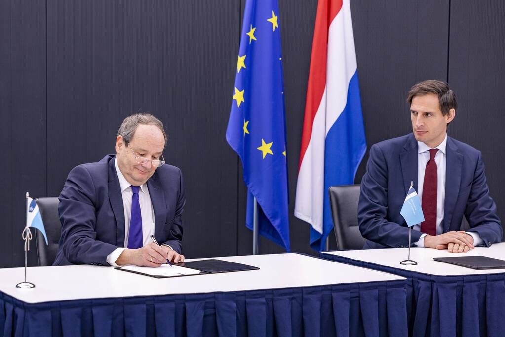 Ceremoniële overdracht ministerie van Financiën