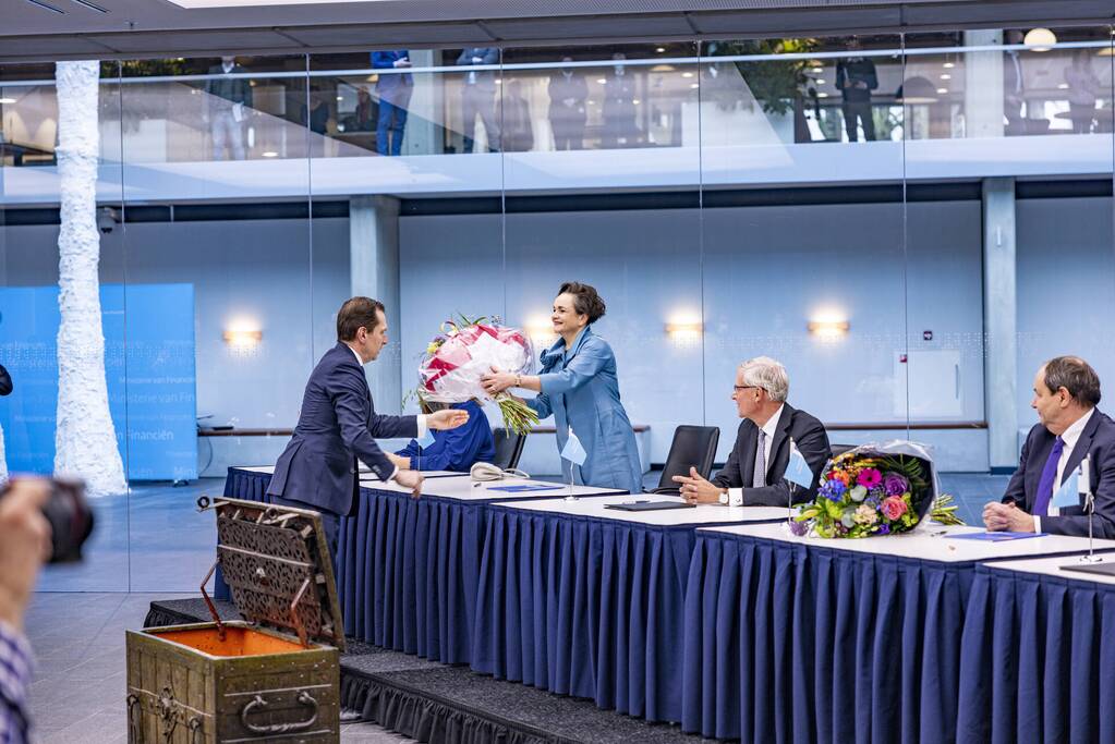 Ceremoniële overdracht ministerie van Financiën