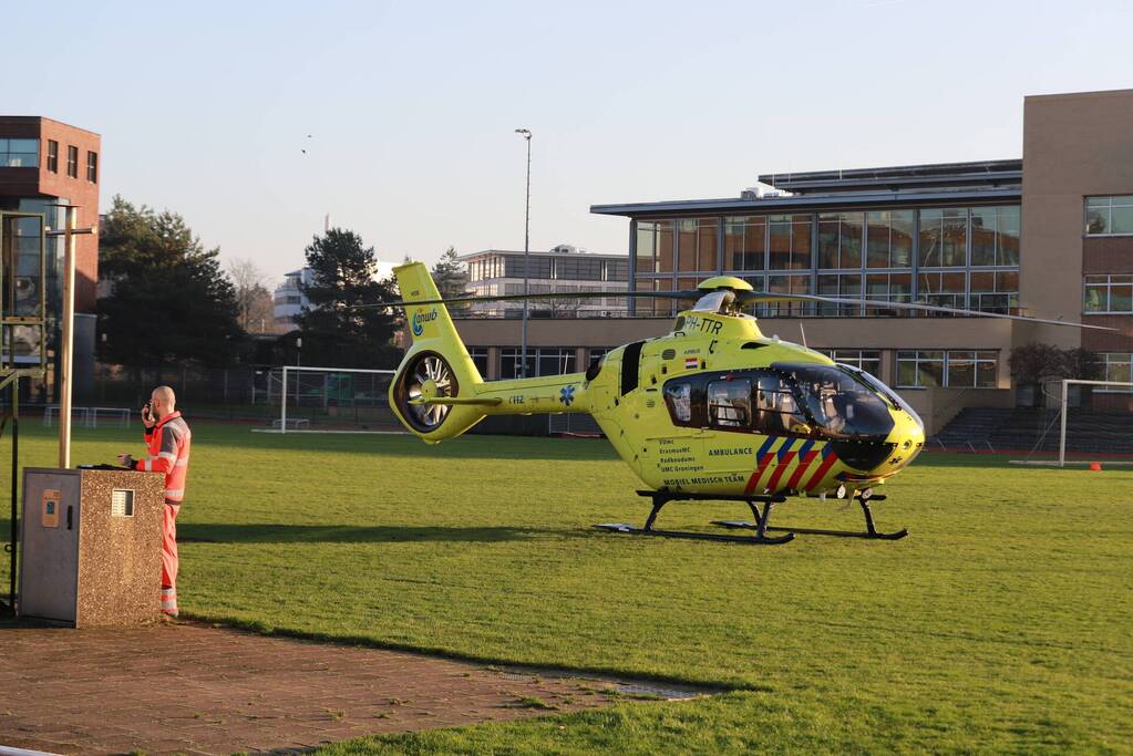 Traumahelikopter trekt veel bekijks