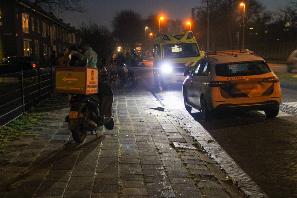 Twee maaltijd bezorgers met elkaar in botsing