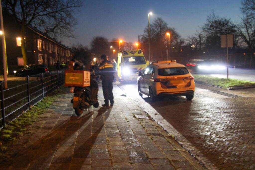 Twee maaltijd bezorgers met elkaar in botsing