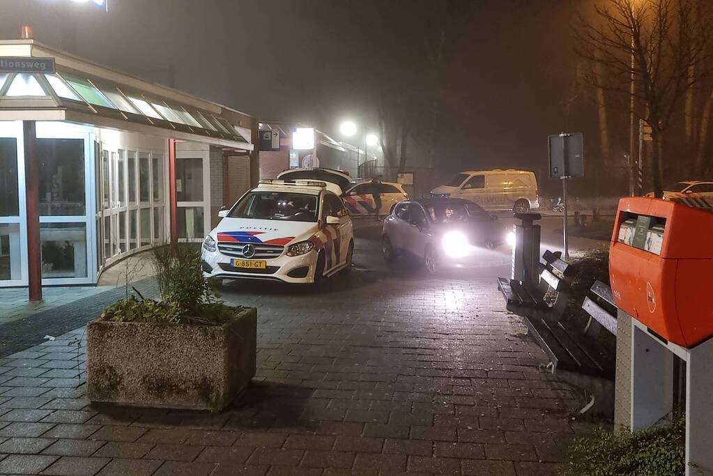 Vijf personen onder schot uit trein gehaald op treinstation