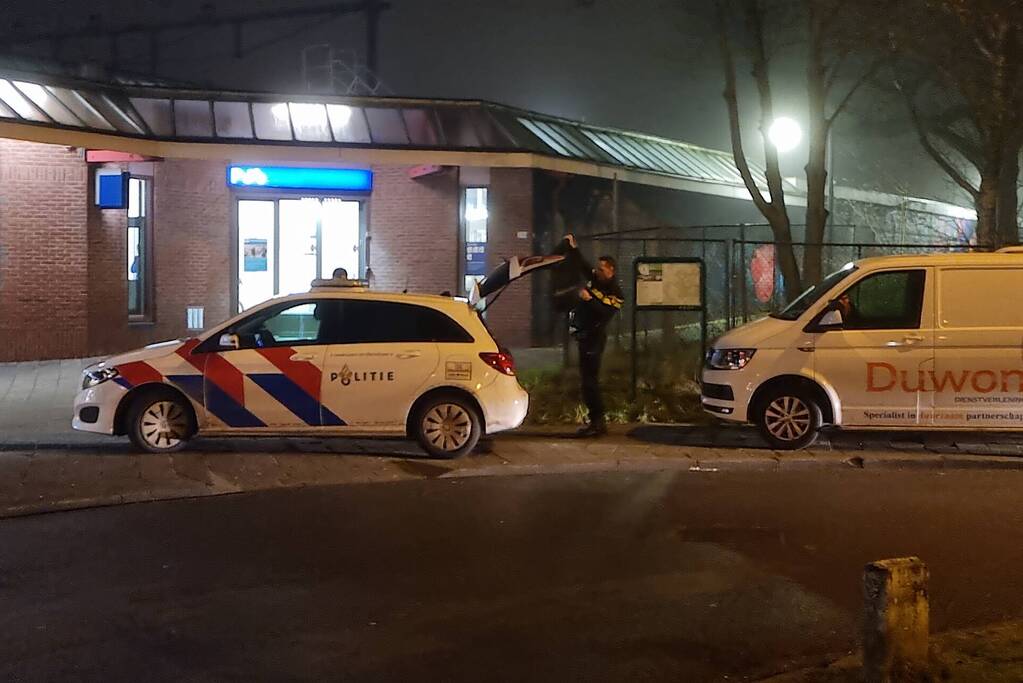 Vijf personen onder schot uit trein gehaald op treinstation