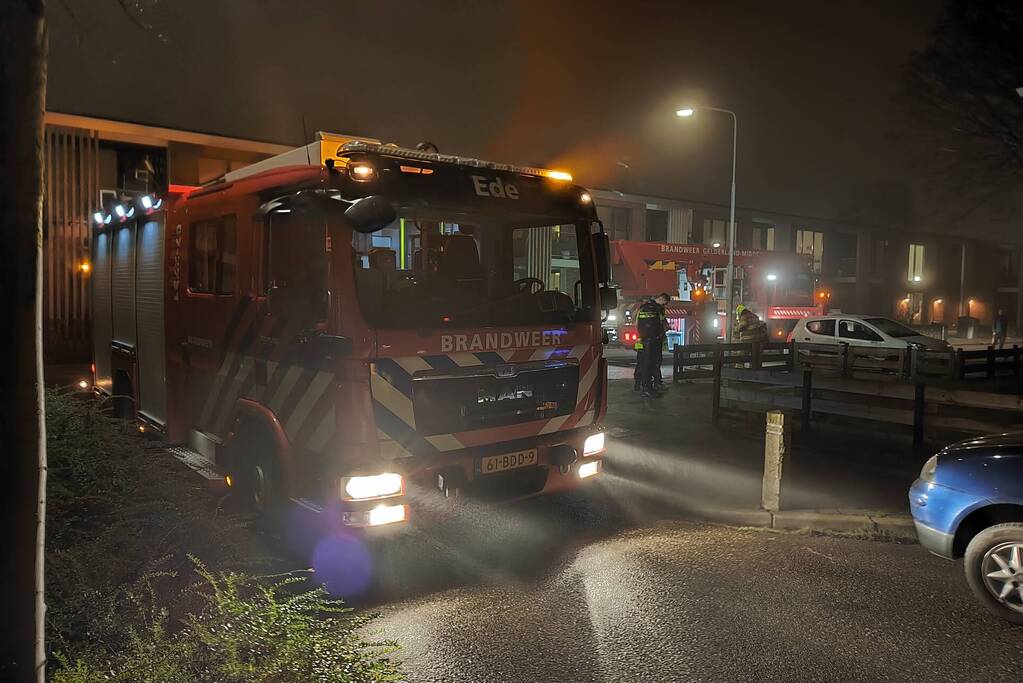 Brand in schoorsteen van woning