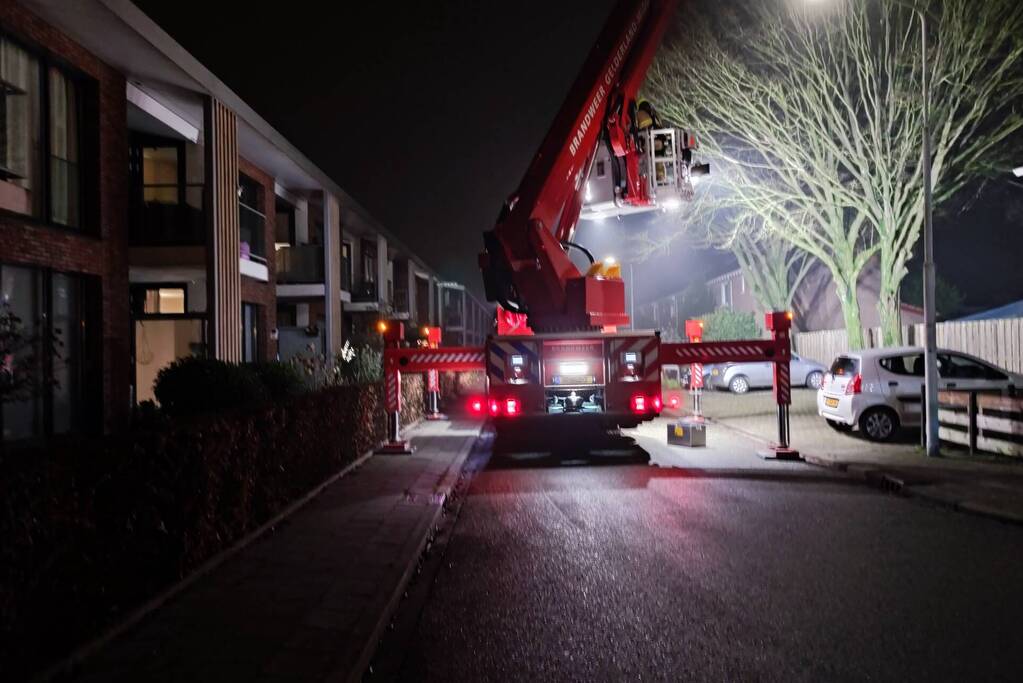 Brand in schoorsteen van woning