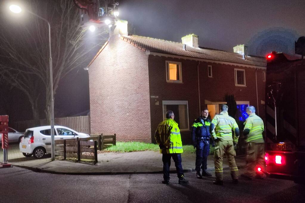 Brand in schoorsteen van woning
