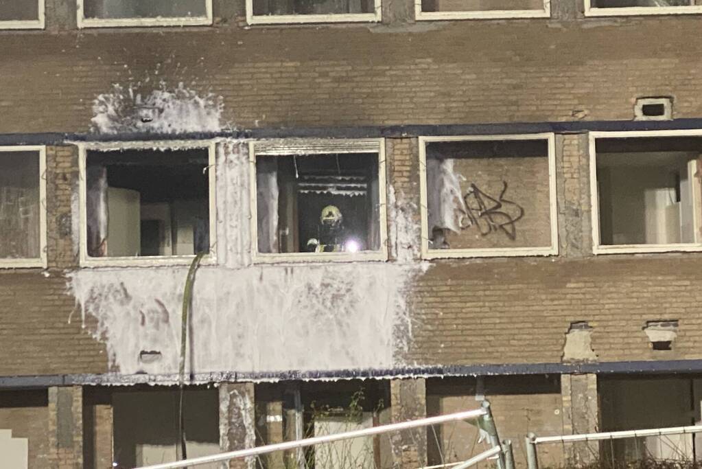 Forse brand in leegstaand kantoorpand