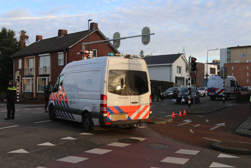 Bestuurder scootmobiel aangereden door personenauto