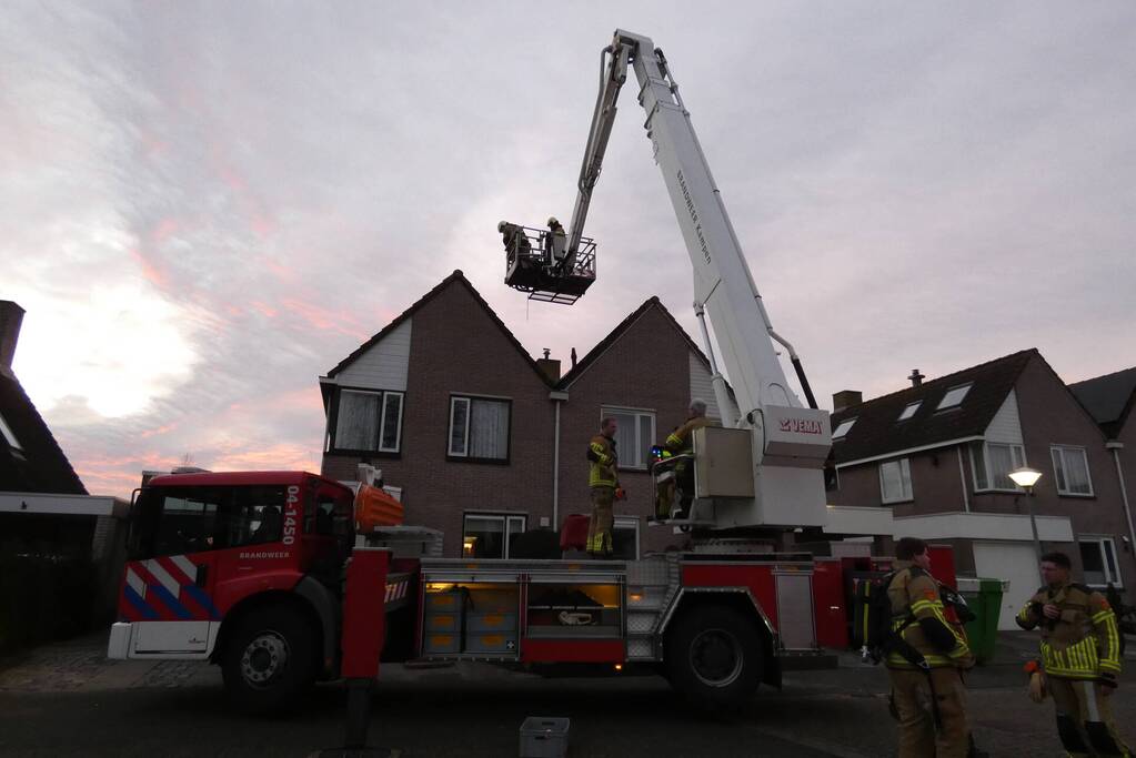 Brand in schoorsteen van woning