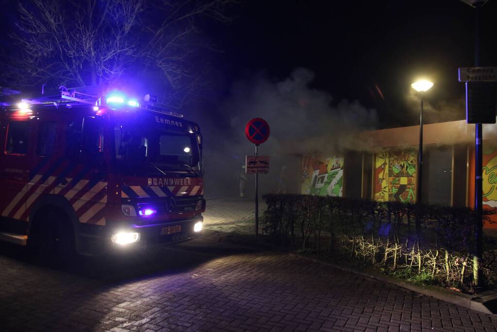 Veel rook en vuur bij jongerencentrum