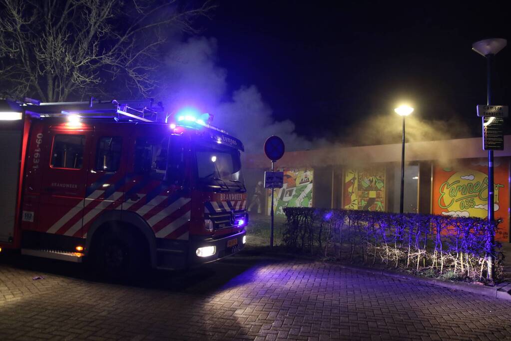 Veel rook en vuur bij jongerencentrum