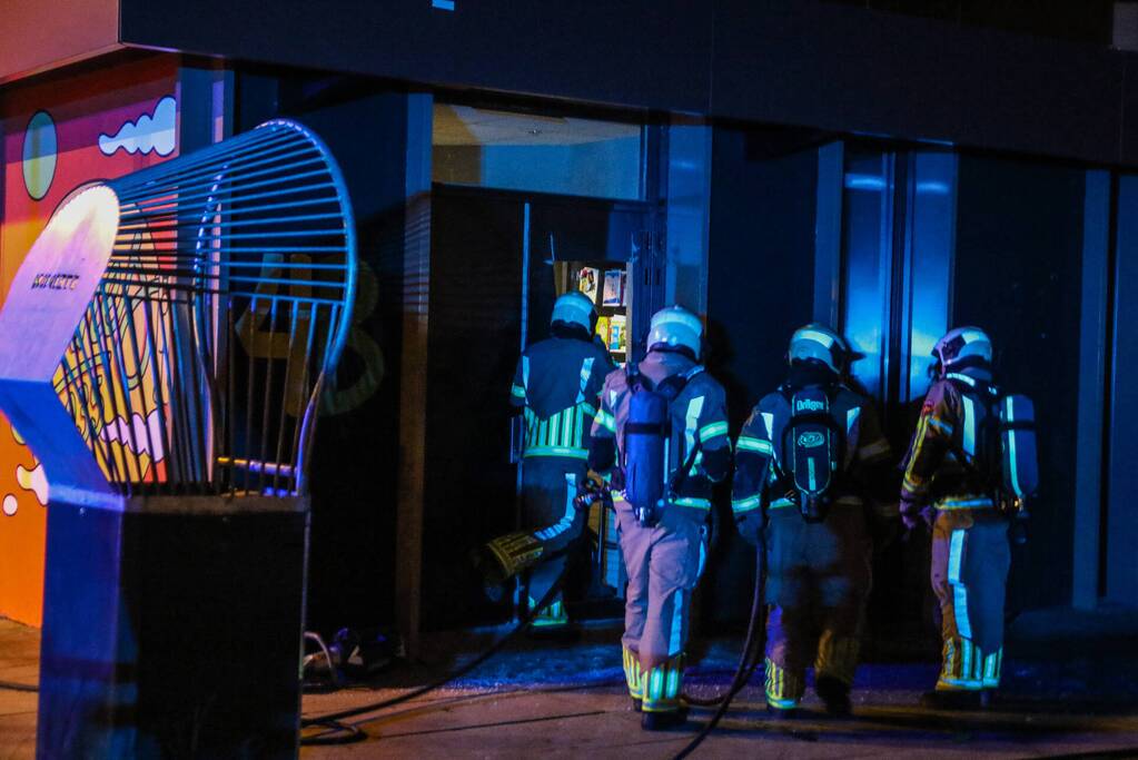 Veel rook en vuur bij jongerencentrum