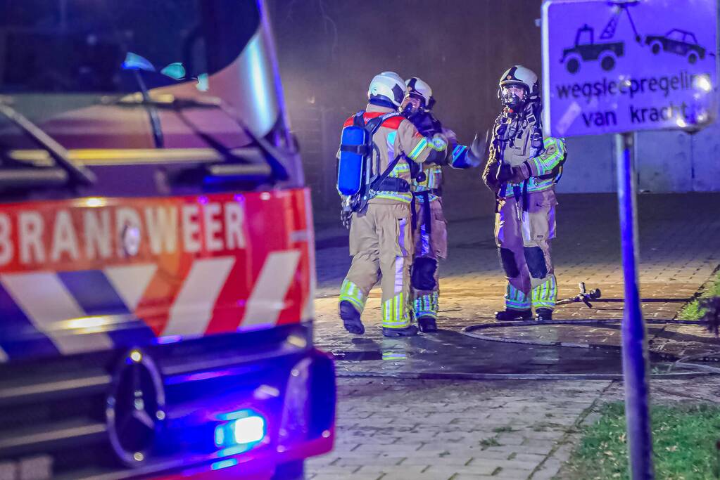 Veel rook en vuur bij jongerencentrum