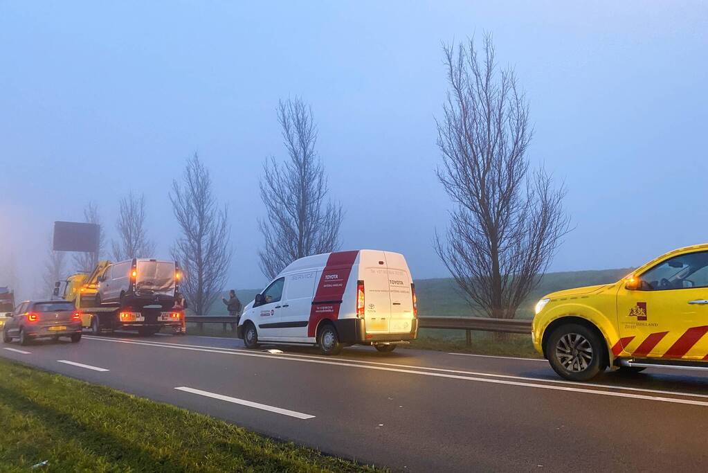 Twee bestelbussen betrokken bij kop-staart botsing