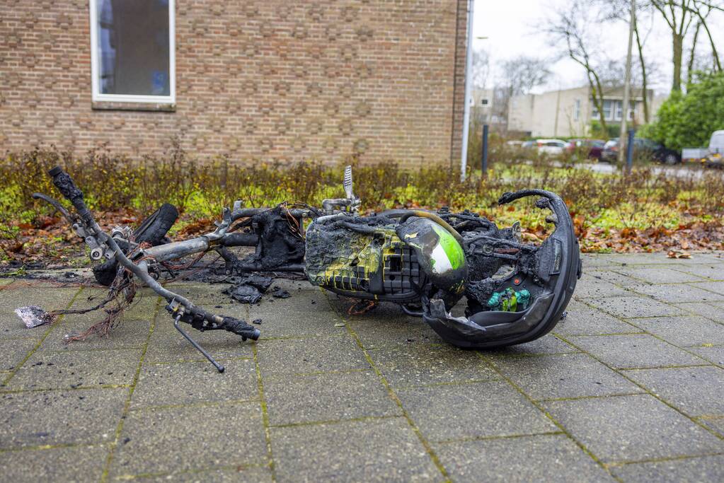 Opnieuw gaat een deelscooter van Go Sharing in vlammen op