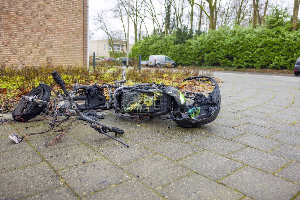 Opnieuw gaat een deelscooter van Go Sharing in vlammen op