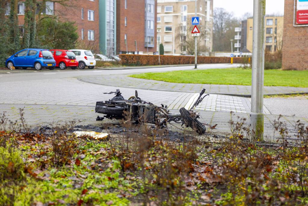 Opnieuw gaat een deelscooter van Go Sharing in vlammen op