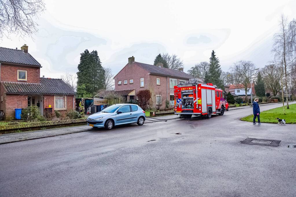 Rommel in woning vliegt in brand