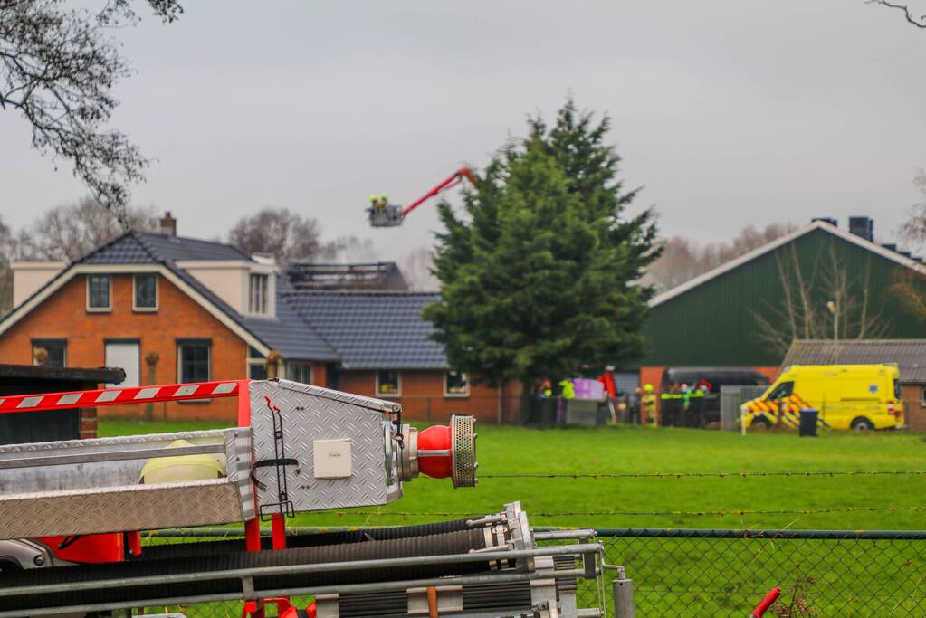 Schuur woonboerderij brandt volledig uit