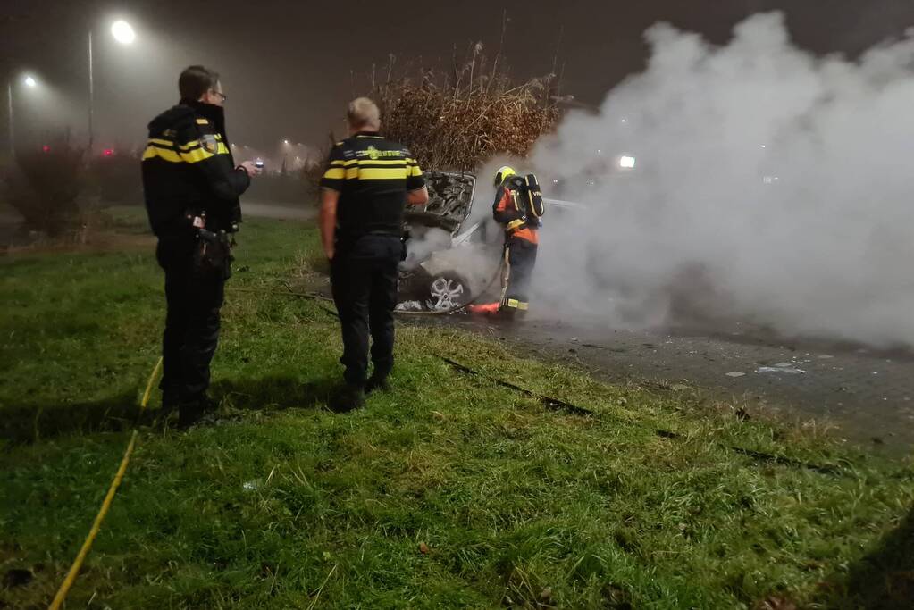 Flinke rookontwikkeling door brand in personauto