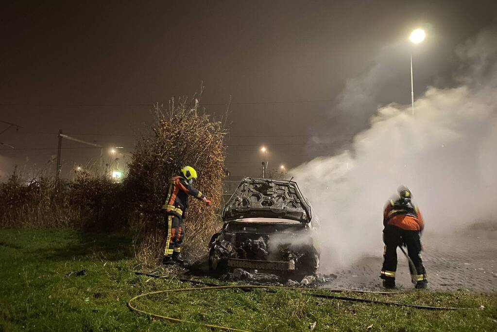 Flinke rookontwikkeling door brand in personauto