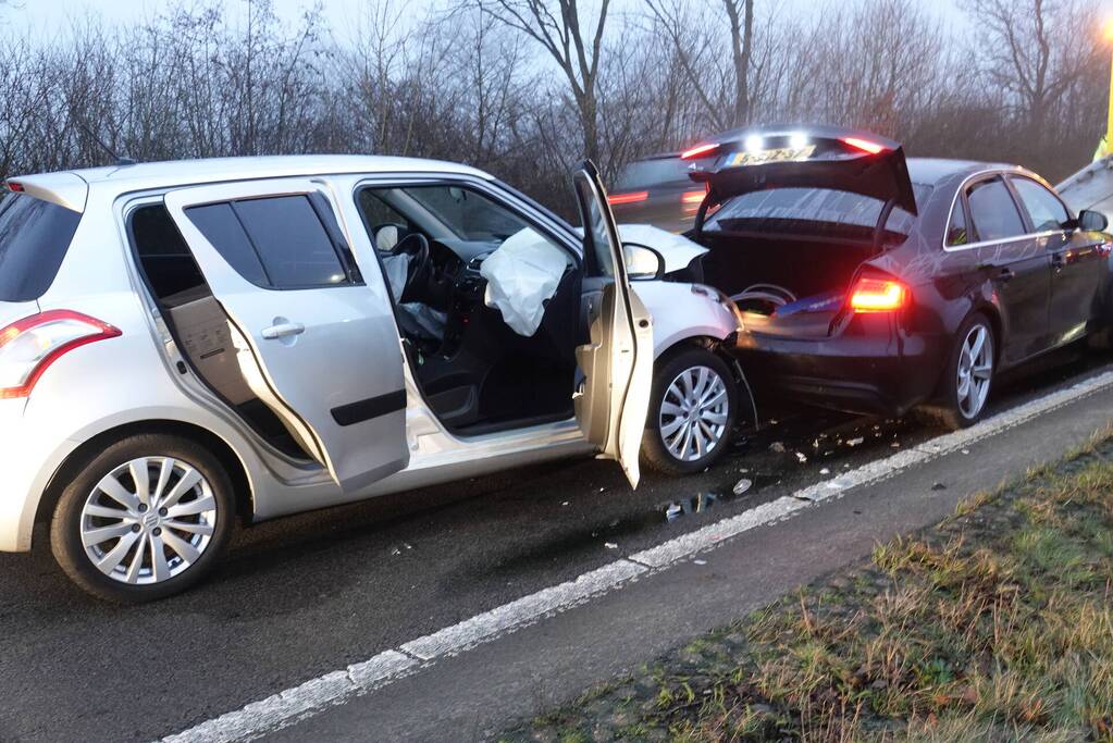 Vier auto's betrokken bij kettingbotsing