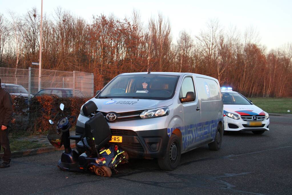 Persoon op scootmobiel gewond na ongeval