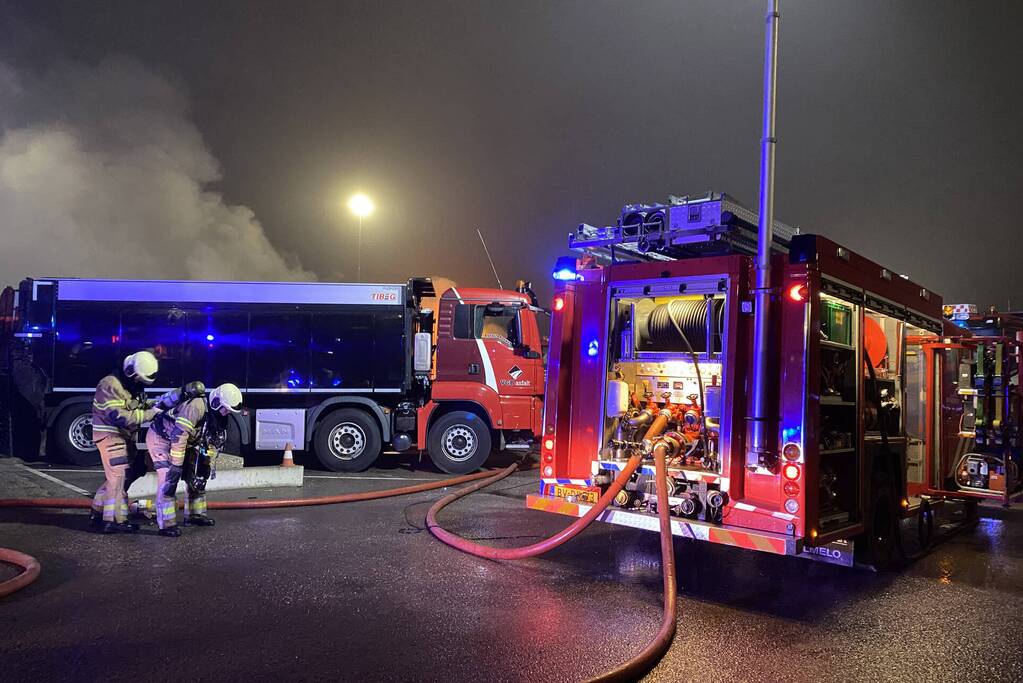 Hevige brand in vrachtwagen