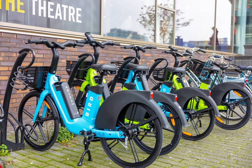 Go Sharing e-bikes klaar voor gebruik